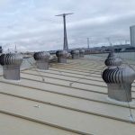Instalación de extractores eólicos de acero inoxidable