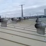 Extractores eólicos de acero inoxidable instalados en nave en Cádiz 2 Instalación de extractores eólicos de acero inoxidable