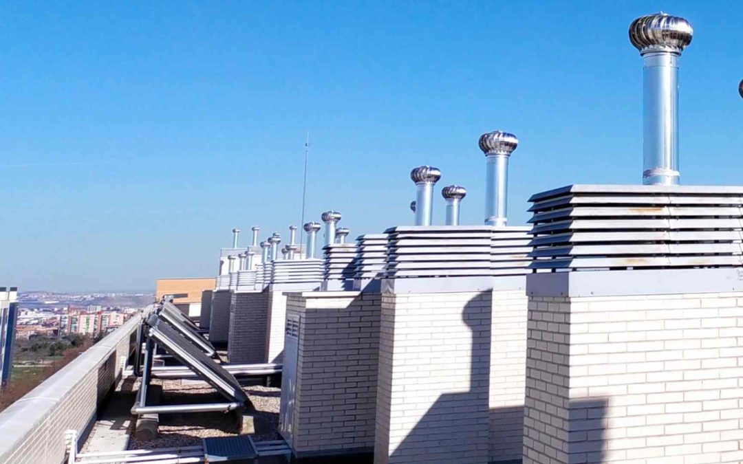 Extractores eólicos en una comunidad en Madrid