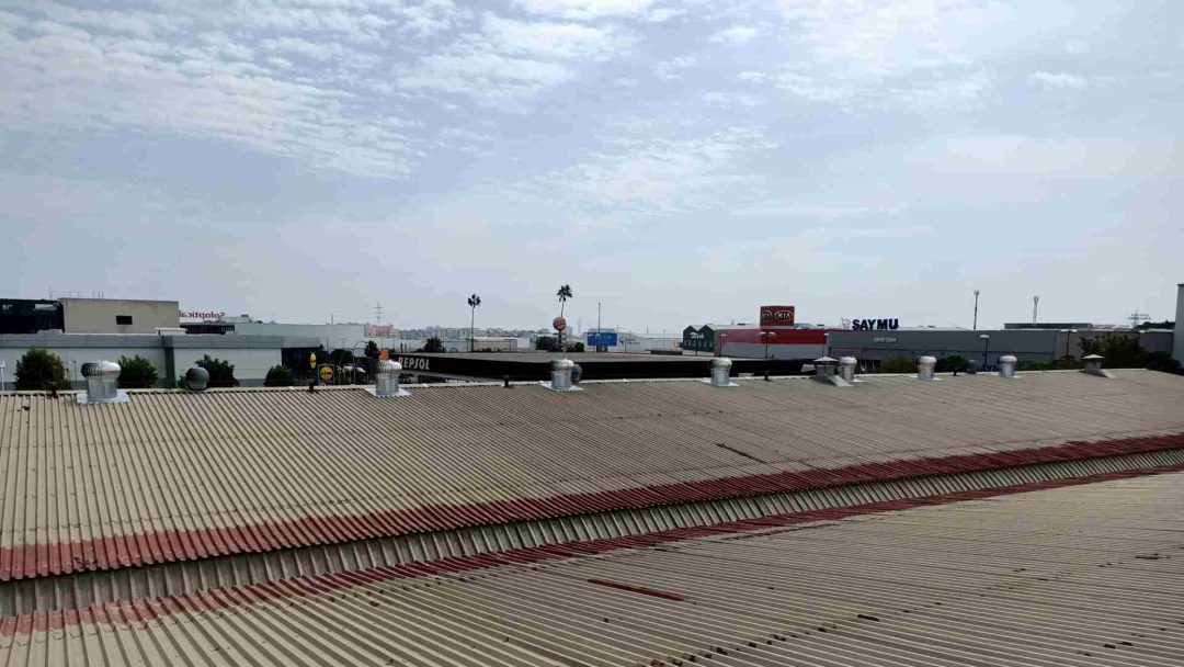 ventilación con extractores eólicos de aluminio en Málaga